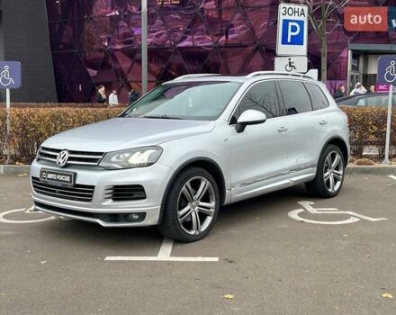 Серый Фольксваген Туарег, объемом двигателя 2.97 л и пробегом 223 тыс. км за 20490 $, фото 3 на Automoto.ua