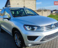 Серый Фольксваген Туарег, объемом двигателя 2.97 л и пробегом 286 тыс. км за 17000 $, фото 1 на Automoto.ua