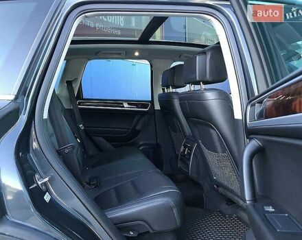 Серый Фольксваген Туарег, объемом двигателя 2.97 л и пробегом 177 тыс. км за 22000 $, фото 7 на Automoto.ua