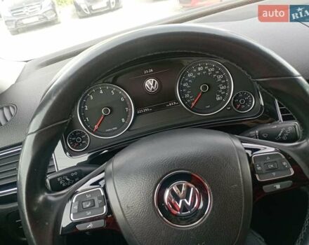 Серый Фольксваген Туарег, объемом двигателя 3.6 л и пробегом 212 тыс. км за 13999 $, фото 3 на Automoto.ua