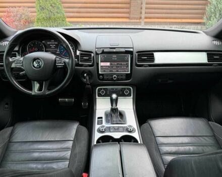 Сірий Фольксваген Туарег, об'ємом двигуна 3 л та пробігом 226 тис. км за 18000 $, фото 17 на Automoto.ua