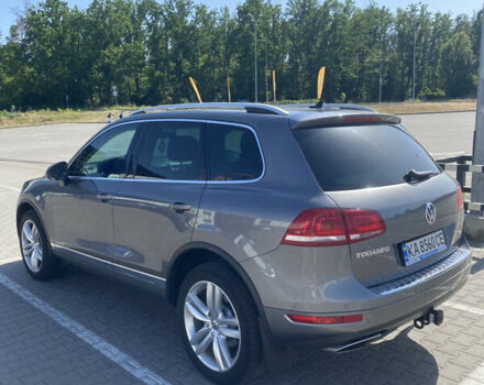 Серый Фольксваген Туарег, объемом двигателя 3 л и пробегом 290 тыс. км за 19500 $, фото 3 на Automoto.ua