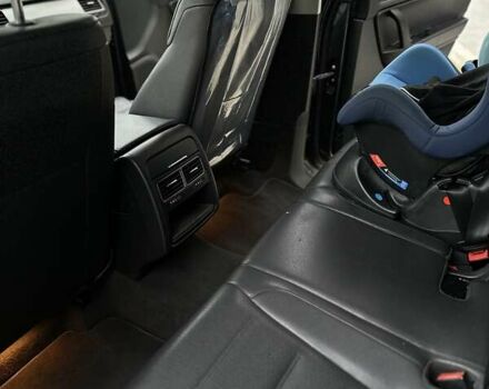 Серый Фольксваген Туарег, объемом двигателя 2.97 л и пробегом 210 тыс. км за 18500 $, фото 12 на Automoto.ua