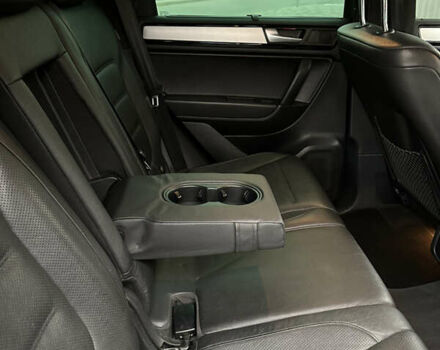 Серый Фольксваген Туарег, объемом двигателя 2.97 л и пробегом 297 тыс. км за 21500 $, фото 6 на Automoto.ua