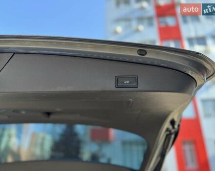 Сірий Фольксваген Туарег, об'ємом двигуна 2.97 л та пробігом 247 тис. км за 19200 $, фото 18 на Automoto.ua