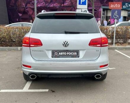 Серый Фольксваген Туарег, объемом двигателя 2.97 л и пробегом 223 тыс. км за 20490 $, фото 5 на Automoto.ua