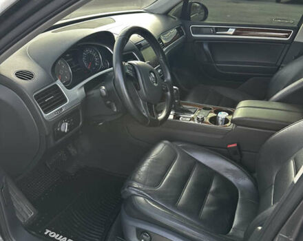 Серый Фольксваген Туарег, объемом двигателя 3.6 л и пробегом 175 тыс. км за 16500 $, фото 11 на Automoto.ua