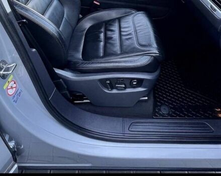 Серый Фольксваген Туарег, объемом двигателя 3 л и пробегом 298 тыс. км за 17000 $, фото 7 на Automoto.ua