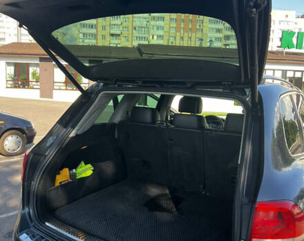 Сірий Фольксваген Туарег, об'ємом двигуна 3 л та пробігом 290 тис. км за 16300 $, фото 14 на Automoto.ua