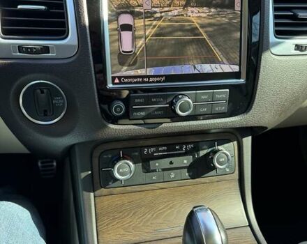 Сірий Фольксваген Туарег, об'ємом двигуна 2.97 л та пробігом 247 тис. км за 19200 $, фото 6 на Automoto.ua