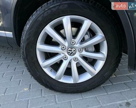 Серый Фольксваген Туарег, объемом двигателя 2.97 л и пробегом 177 тыс. км за 22000 $, фото 18 на Automoto.ua