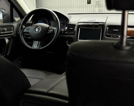 Серый Фольксваген Туарег, объемом двигателя 2.97 л и пробегом 360 тыс. км за 17500 $, фото 42 на Automoto.ua