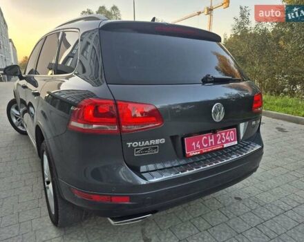 Серый Фольксваген Туарег, объемом двигателя 2.97 л и пробегом 248 тыс. км за 16500 $, фото 4 на Automoto.ua