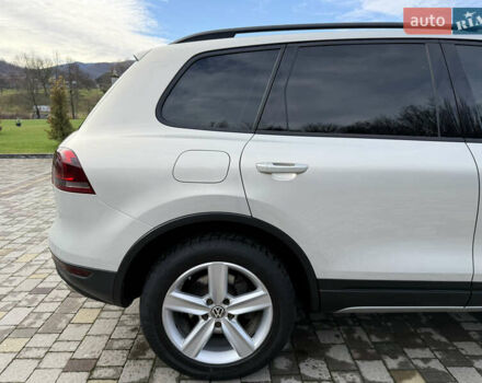 Серый Фольксваген Туарег, объемом двигателя 3 л и пробегом 230 тыс. км за 21900 $, фото 17 на Automoto.ua