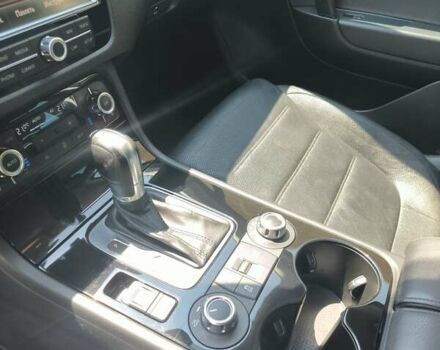 Серый Фольксваген Туарег, объемом двигателя 3 л и пробегом 280 тыс. км за 22500 $, фото 30 на Automoto.ua