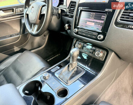 Сірий Фольксваген Туарег, об'ємом двигуна 3.6 л та пробігом 225 тис. км за 12500 $, фото 48 на Automoto.ua