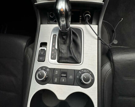 Серый Фольксваген Туарег, объемом двигателя 2.97 л и пробегом 297 тыс. км за 21500 $, фото 7 на Automoto.ua