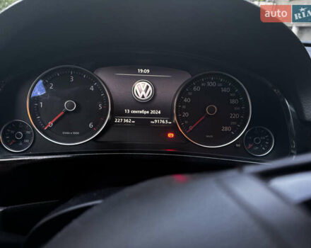 Серый Фольксваген Туарег, объемом двигателя 2.97 л и пробегом 227 тыс. км за 24000 $, фото 7 на Automoto.ua