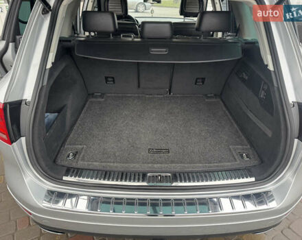 Серый Фольксваген Туарег, объемом двигателя 2.97 л и пробегом 345 тыс. км за 16900 $, фото 23 на Automoto.ua