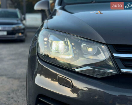 Сірий Фольксваген Туарег, об'ємом двигуна 3 л та пробігом 222 тис. км за 21290 $, фото 3 на Automoto.ua