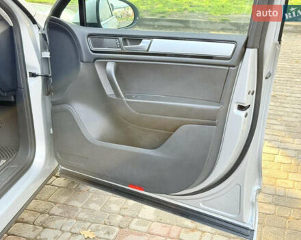 Сірий Фольксваген Туарег, об'ємом двигуна 3.6 л та пробігом 264 тис. км за 13900 $, фото 26 на Automoto.ua