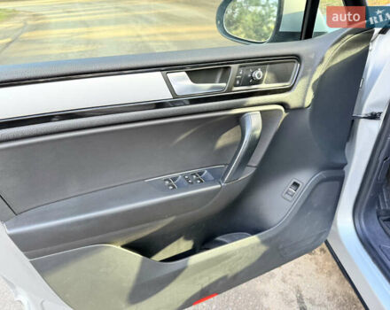 Сірий Фольксваген Туарег, об'ємом двигуна 3.6 л та пробігом 225 тис. км за 12500 $, фото 41 на Automoto.ua