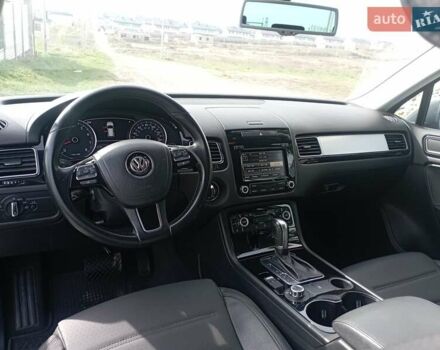 Серый Фольксваген Туарег, объемом двигателя 3.6 л и пробегом 212 тыс. км за 13999 $, фото 2 на Automoto.ua