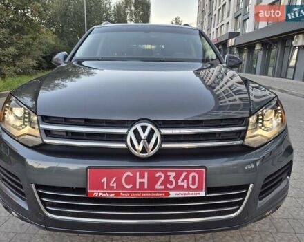 Серый Фольксваген Туарег, объемом двигателя 2.97 л и пробегом 248 тыс. км за 16500 $, фото 1 на Automoto.ua