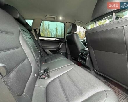 Серый Фольксваген Туарег, объемом двигателя 3 л и пробегом 220 тыс. км за 14900 $, фото 11 на Automoto.ua