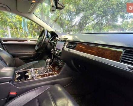 Серый Фольксваген Туарег, объемом двигателя 3 л и пробегом 235 тыс. км за 25000 $, фото 11 на Automoto.ua