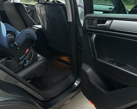 Серый Фольксваген Туарег, объемом двигателя 2.97 л и пробегом 210 тыс. км за 18500 $, фото 9 на Automoto.ua