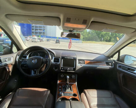 Серый Фольксваген Туарег, объемом двигателя 3 л и пробегом 290 тыс. км за 19500 $, фото 32 на Automoto.ua