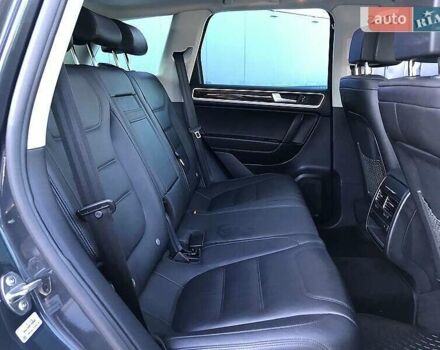 Серый Фольксваген Туарег, объемом двигателя 2.97 л и пробегом 177 тыс. км за 22000 $, фото 10 на Automoto.ua