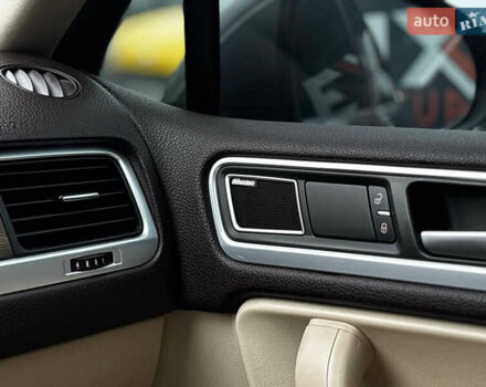 Сірий Фольксваген Туарег, об'ємом двигуна 2.97 л та пробігом 250 тис. км за 21500 $, фото 15 на Automoto.ua