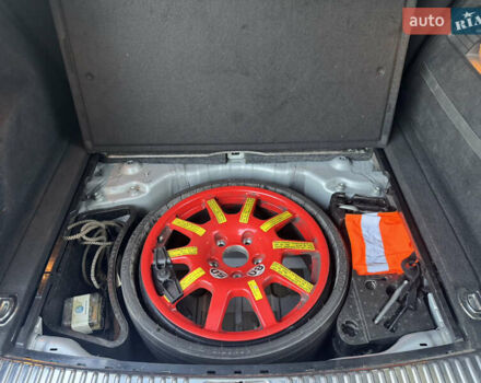 Серый Фольксваген Туарег, объемом двигателя 2.97 л и пробегом 340 тыс. км за 15900 $, фото 31 на Automoto.ua