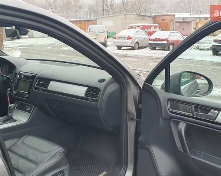 Сірий Фольксваген Туарег, об'ємом двигуна 2.97 л та пробігом 202 тис. км за 21500 $, фото 10 на Automoto.ua