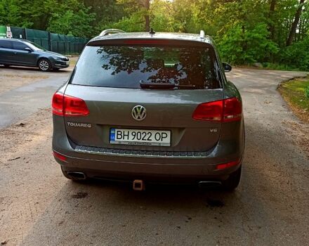 Серый Фольксваген Туарег, объемом двигателя 3.6 л и пробегом 179 тыс. км за 21600 $, фото 2 на Automoto.ua