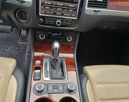 Сірий Фольксваген Туарег, об'ємом двигуна 3 л та пробігом 137 тис. км за 25900 $, фото 11 на Automoto.ua