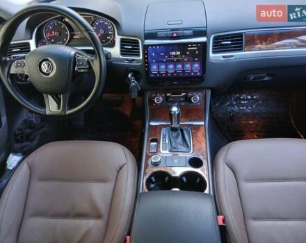 Сірий Фольксваген Туарег, об'ємом двигуна 2.97 л та пробігом 181 тис. км за 18999 $, фото 22 на Automoto.ua