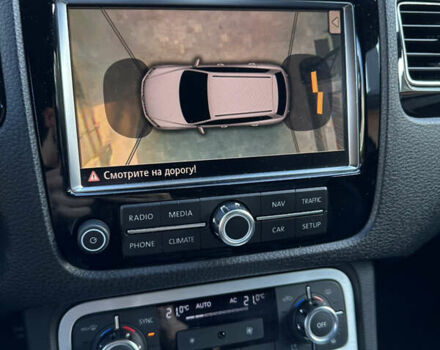 Сірий Фольксваген Туарег, об'ємом двигуна 2.97 л та пробігом 254 тис. км за 21000 $, фото 18 на Automoto.ua