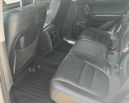 Серый Фольксваген Туарег, объемом двигателя 3 л и пробегом 280 тыс. км за 22500 $, фото 43 на Automoto.ua