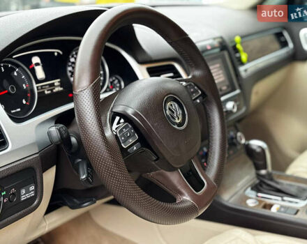 Сірий Фольксваген Туарег, об'ємом двигуна 2.97 л та пробігом 250 тис. км за 21500 $, фото 11 на Automoto.ua