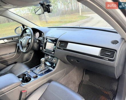 Сірий Фольксваген Туарег, об'ємом двигуна 3.6 л та пробігом 225 тис. км за 12500 $, фото 47 на Automoto.ua
