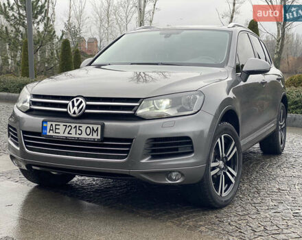Серый Фольксваген Туарег, объемом двигателя 2.97 л и пробегом 282 тыс. км за 19700 $, фото 3 на Automoto.ua