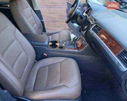 Сірий Фольксваген Туарег, об'ємом двигуна 2.97 л та пробігом 181 тис. км за 18999 $, фото 18 на Automoto.ua