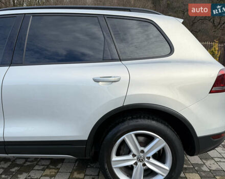Серый Фольксваген Туарег, объемом двигателя 3 л и пробегом 230 тыс. км за 21900 $, фото 14 на Automoto.ua