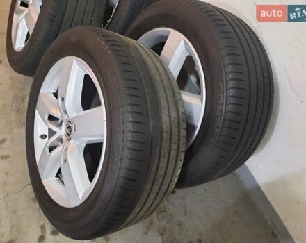 Сірий Фольксваген Туарег, об'ємом двигуна 2.97 л та пробігом 181 тис. км за 18999 $, фото 3 на Automoto.ua