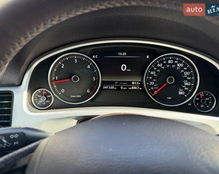 Сірий Фольксваген Туарег, об'ємом двигуна 2.97 л та пробігом 247 тис. км за 19200 $, фото 7 на Automoto.ua