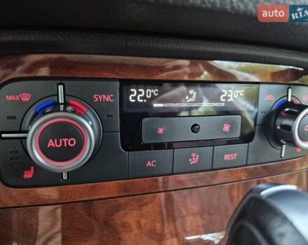 Серый Фольксваген Туарег, объемом двигателя 2.97 л и пробегом 248 тыс. км за 16500 $, фото 28 на Automoto.ua