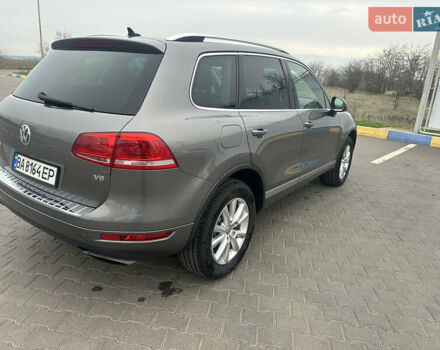 Серый Фольксваген Туарег, объемом двигателя 3.6 л и пробегом 303 тыс. км за 15800 $, фото 8 на Automoto.ua
